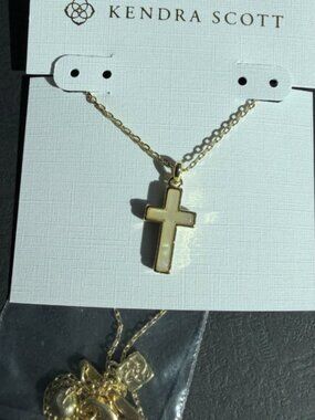 Kendra Scott Cross Gold Pendant Necklace in Kyocera Opal